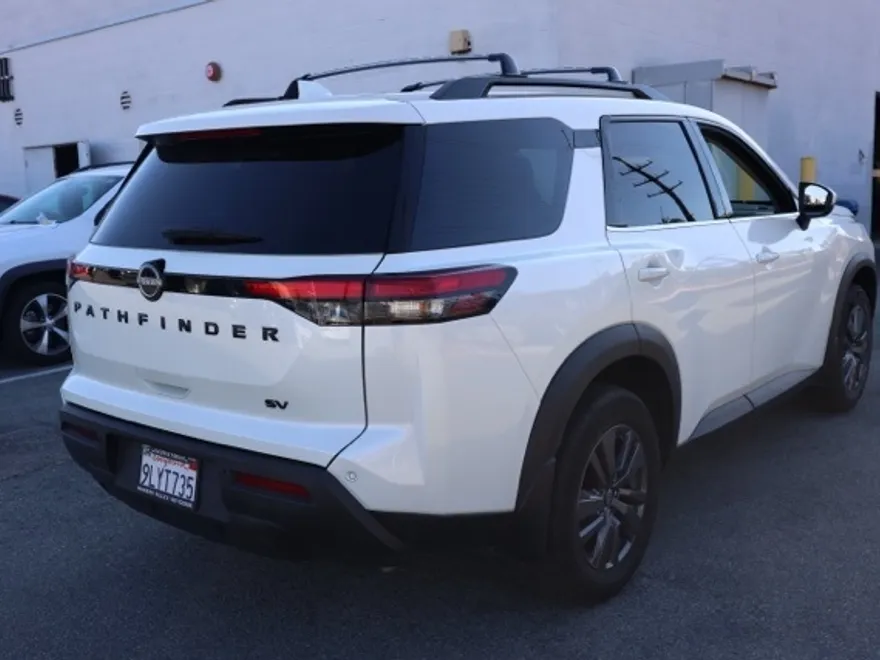 2024 Nissan Pathfinder SV photo 1