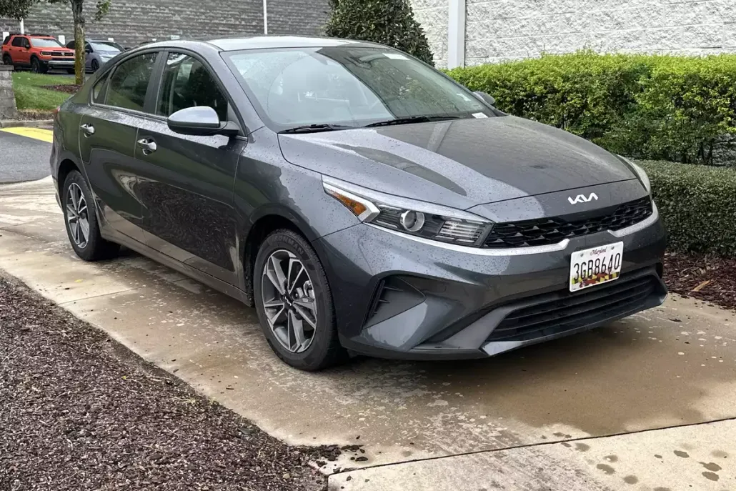 2024 Kia Forte LXS photo 1