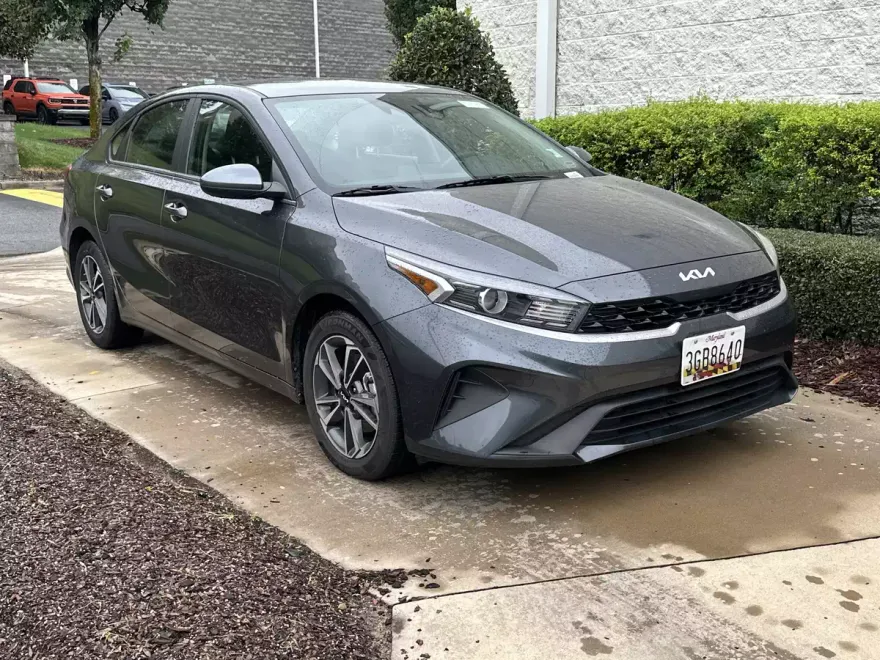 2024 Kia Forte LXS photo 1