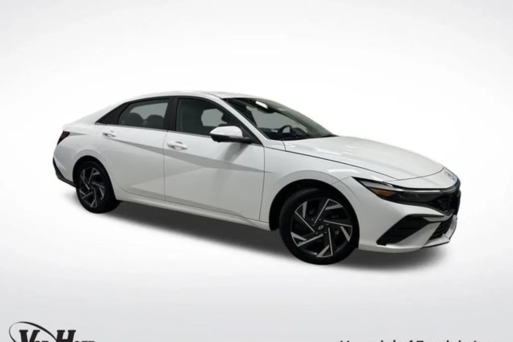 2024 Hyundai Elantra Limited photo 1