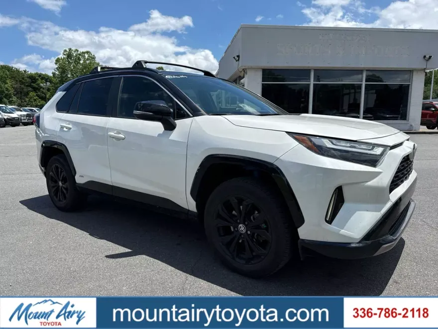 2022 Toyota RAV4 Hybrid XSE photo 1