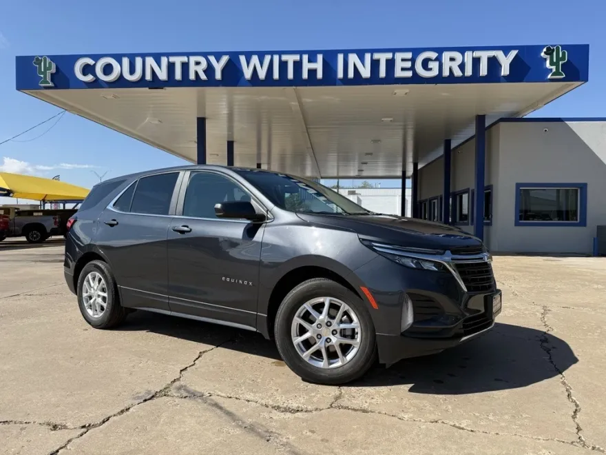 2023 Chevrolet Equinox LT photo 1