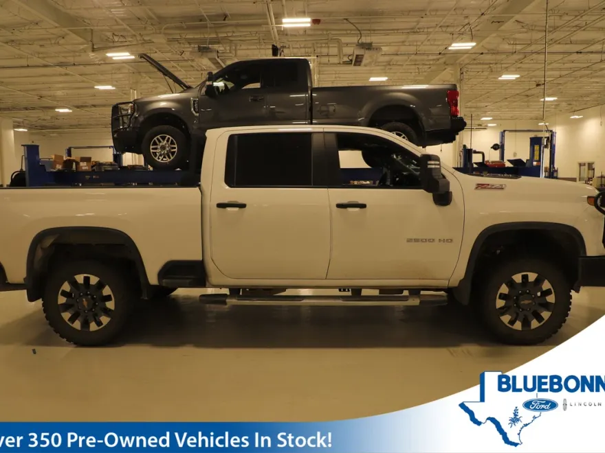 2024 Chevrolet Silverado 2500HD Custom photo 1