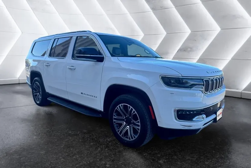 2024 Jeep Wagoneer L Series II photo 1
