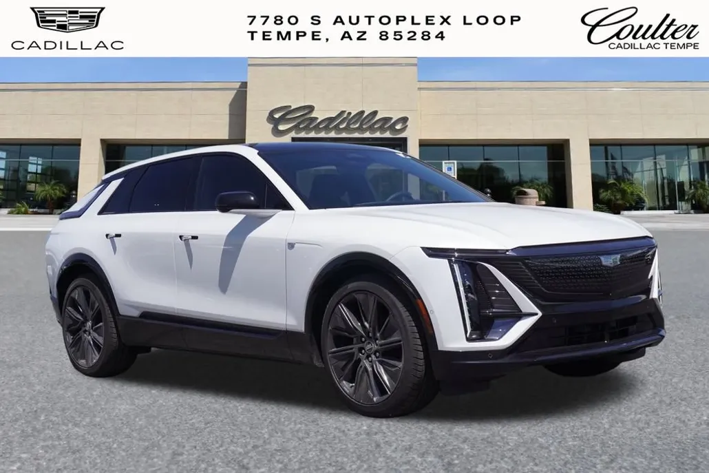 2025 Cadillac Lyriq Sport photo 1