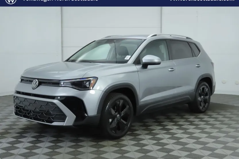 2025 Volkswagen Taos SE photo 1