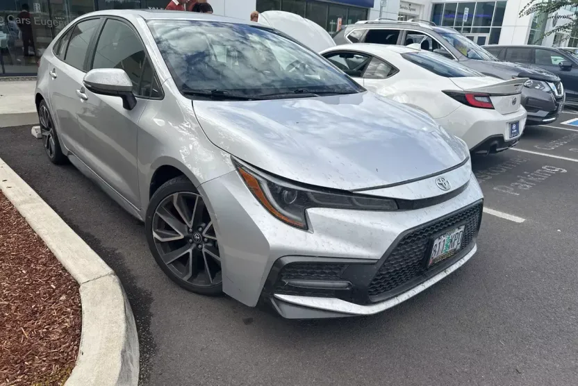 2020 Toyota Corolla SE photo 1