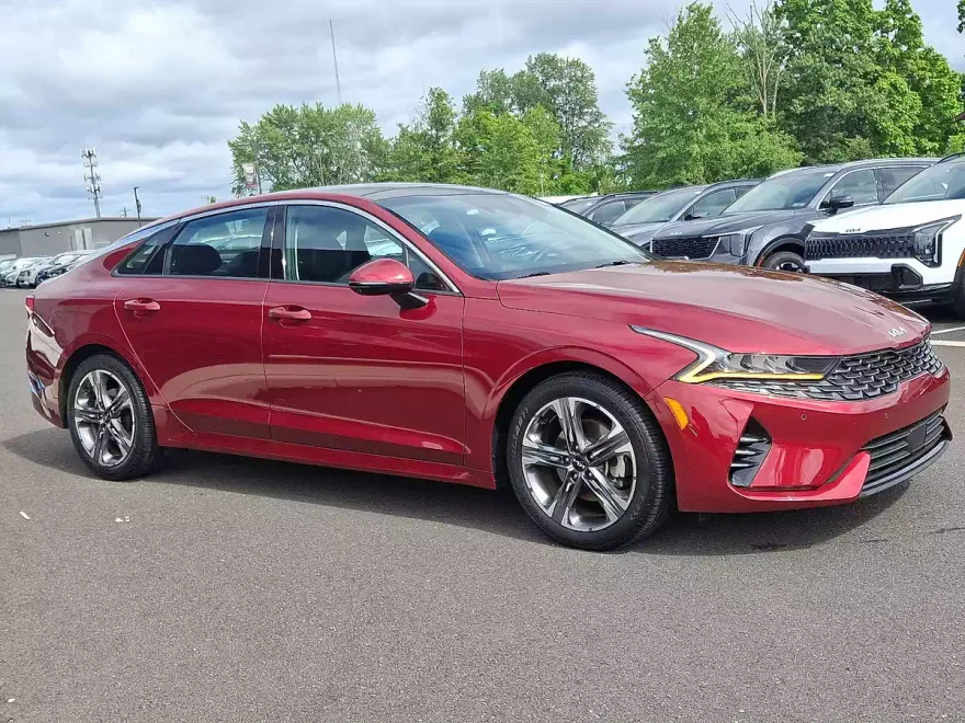 2022 Kia K5 EX photo 1