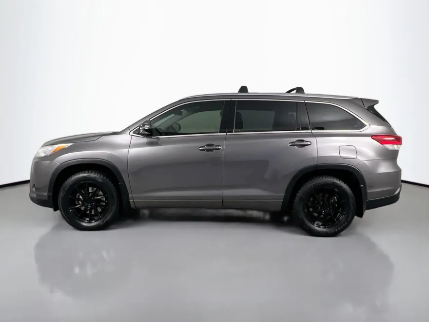2018 Toyota Highlander SE photo 1