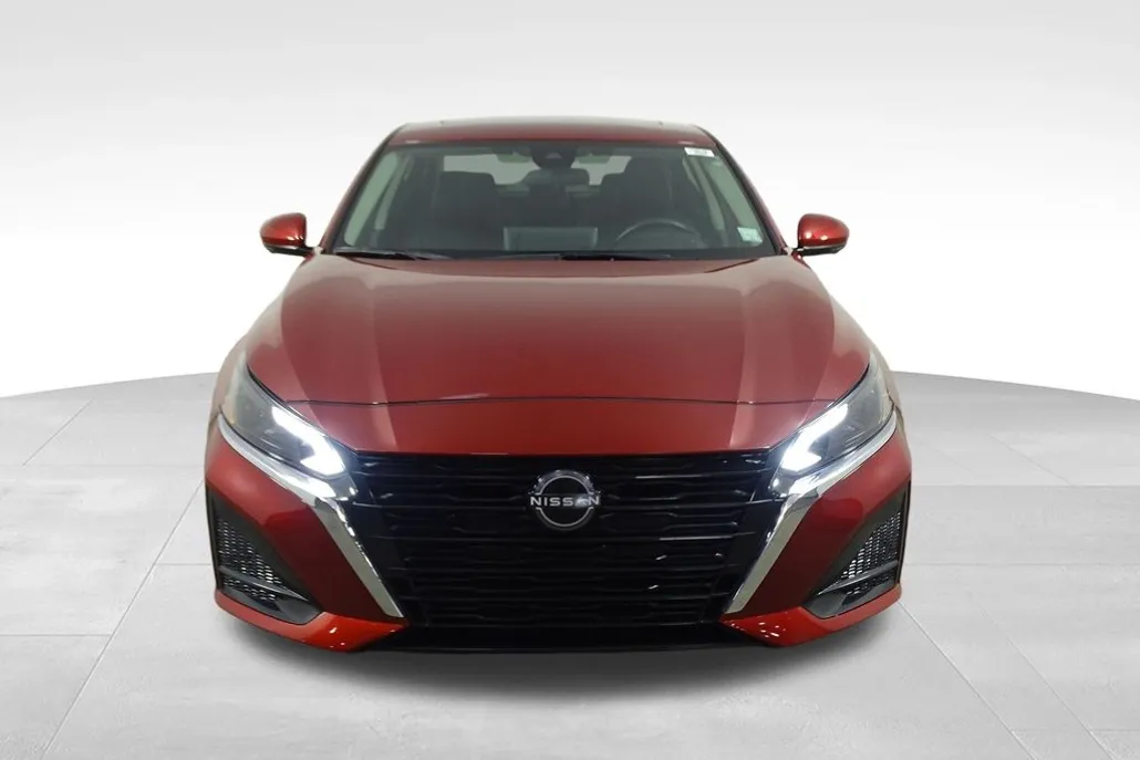 2024 Nissan Altima 2.5 SL photo 1