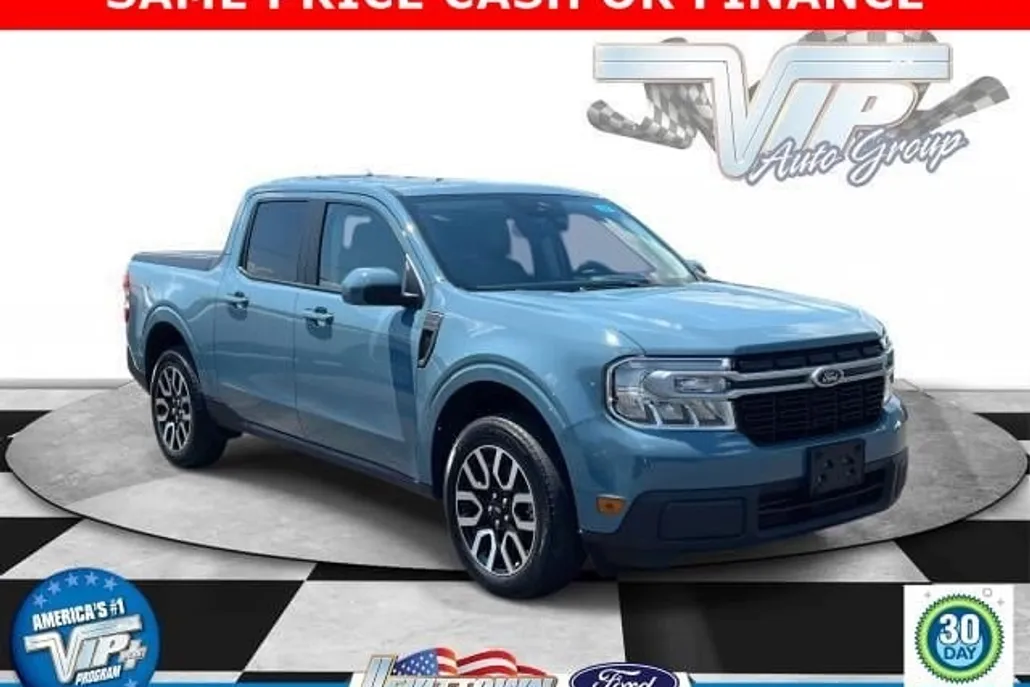 2023 Ford Maverick Lariat photo 1