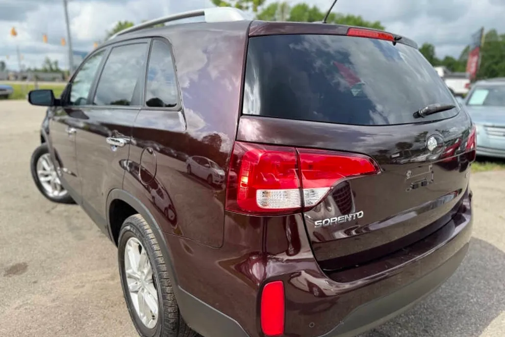 2014 Kia Sorento LX photo 1
