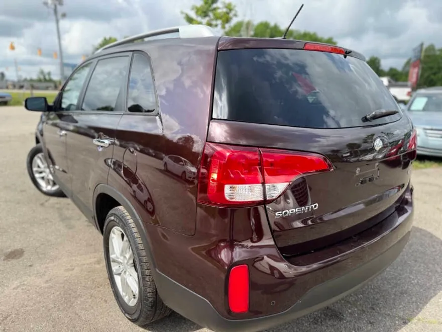 2014 Kia Sorento LX photo 1
