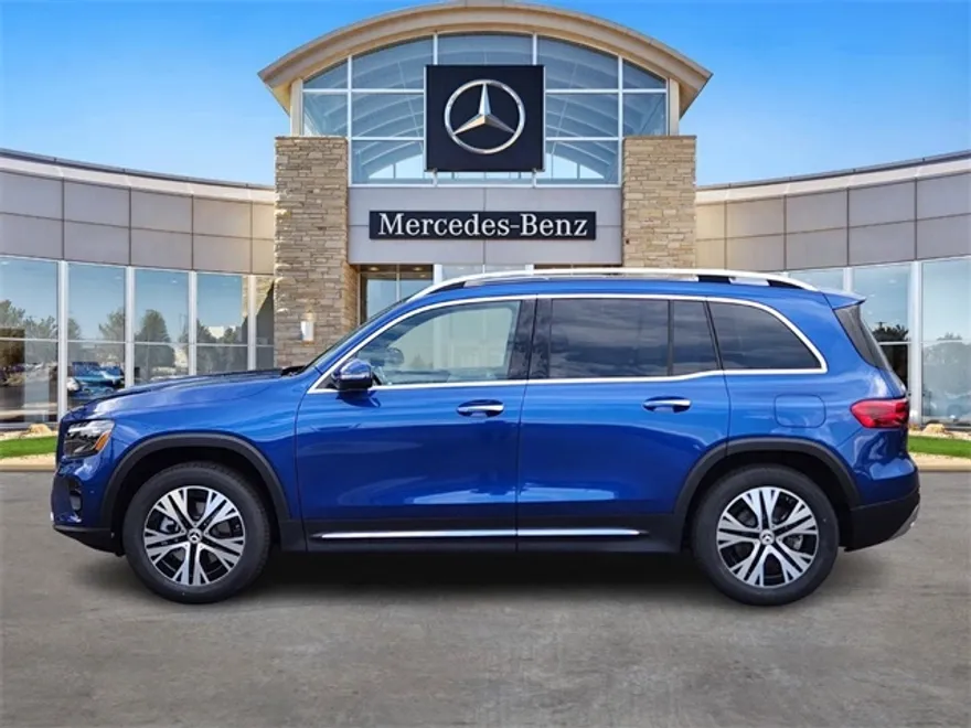 2026 Mercedes Benz GLB 250 4MATIC photo 1