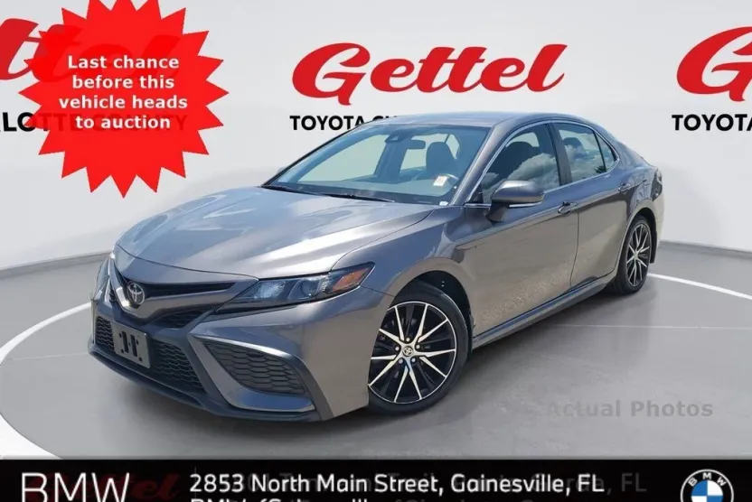 2023 Toyota Camry SE photo 1