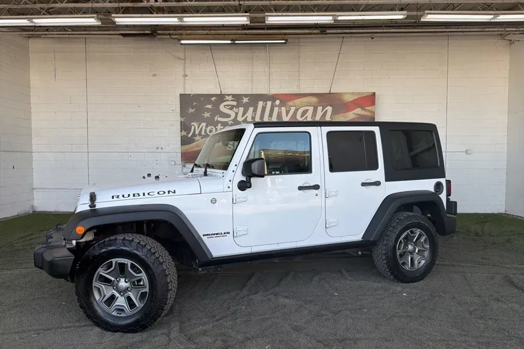 2016 Jeep Wrangler Unlimited Rubicon photo 1
