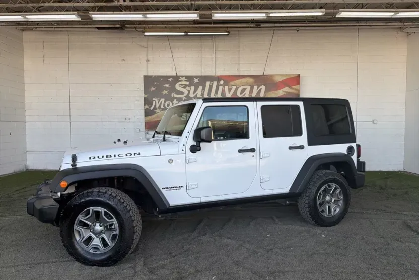 2016 Jeep Wrangler Unlimited Rubicon photo 1