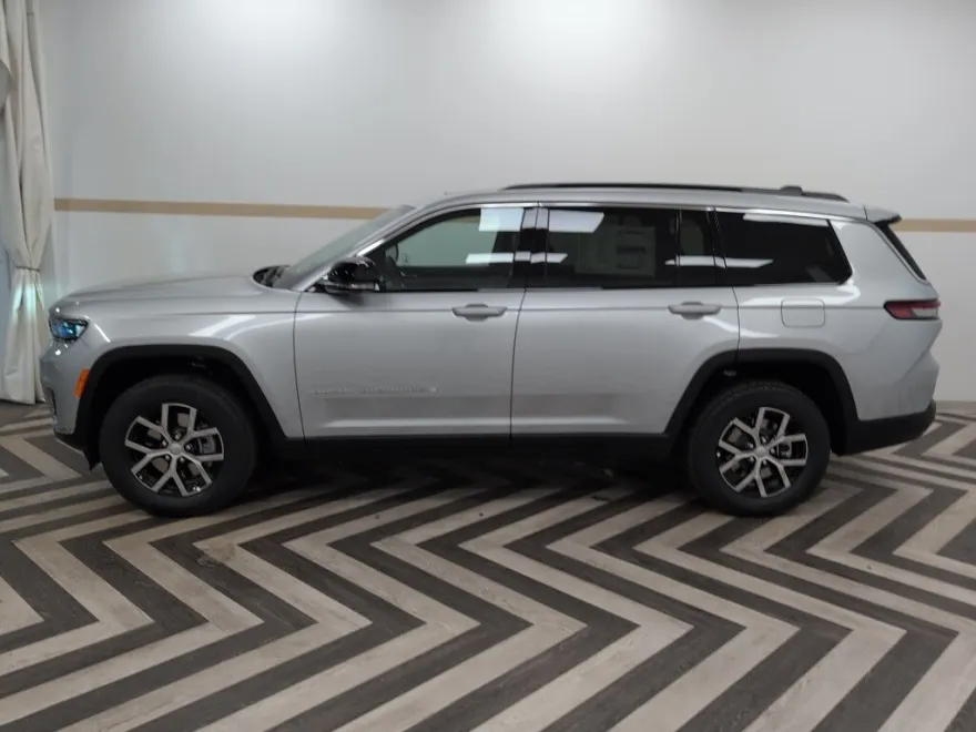 2025 Jeep Grand Cherokee Limited photo 1