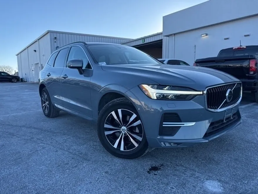 2023 Volvo XC60 B5 Core photo 1