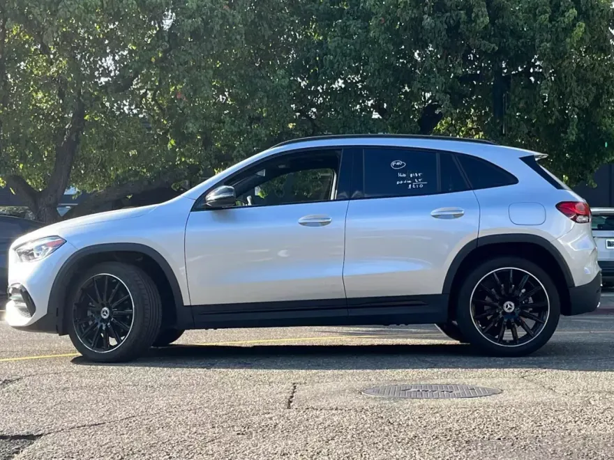 2023 Mercedes Benz GLA 250 photo 1