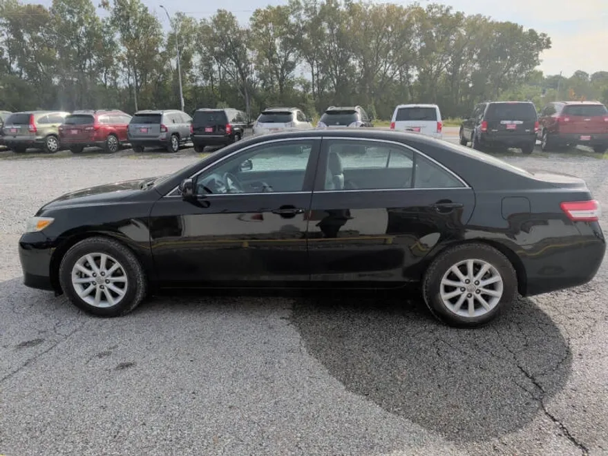 2010 Toyota Camry XLE photo 1