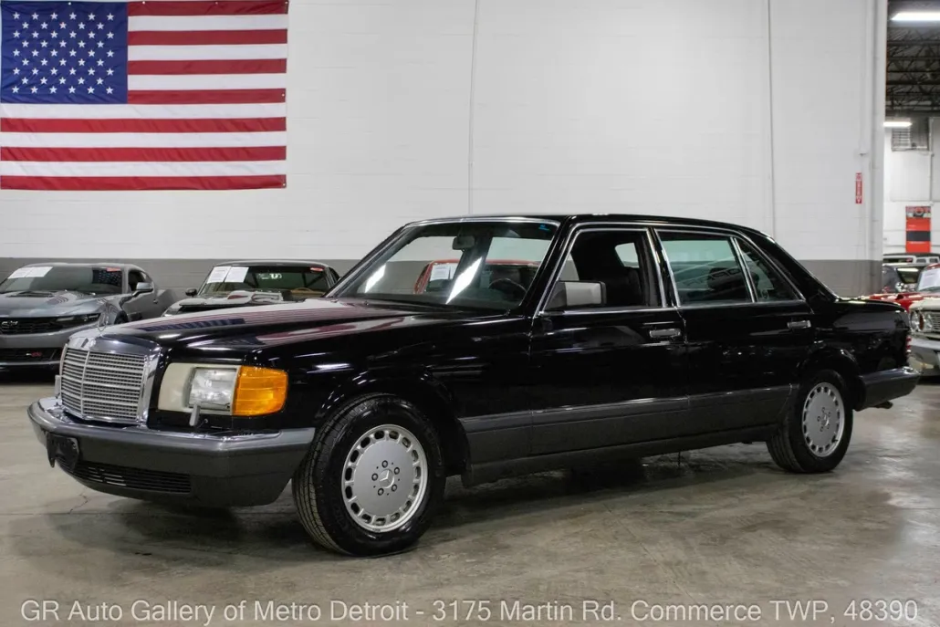1989 Mercedes Benz 560 photo 1