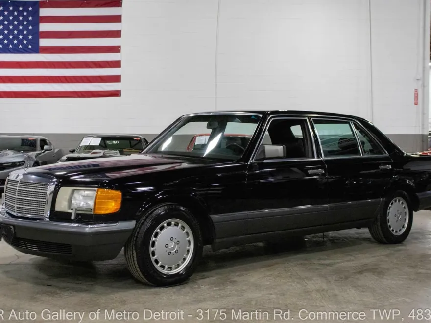 1989 Mercedes Benz 560 photo 1