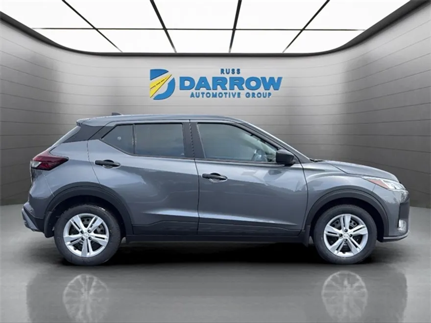 2025 Nissan Kicks Play S photo 1