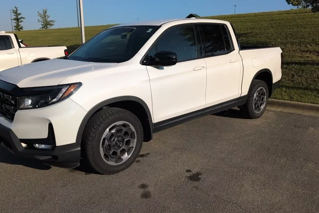 2024 Honda Ridgeline Sport photo 1