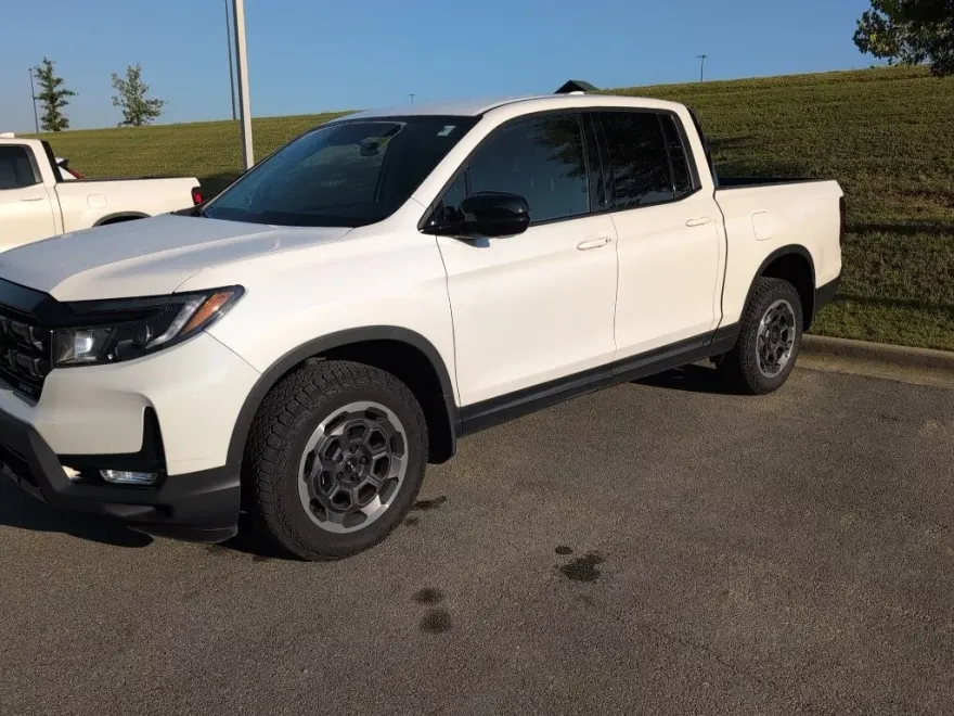 2024 Honda Ridgeline Sport photo 1