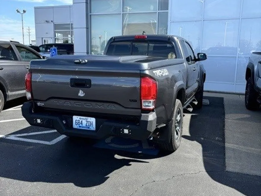 2019 Toyota Tacoma Access Cab photo 1