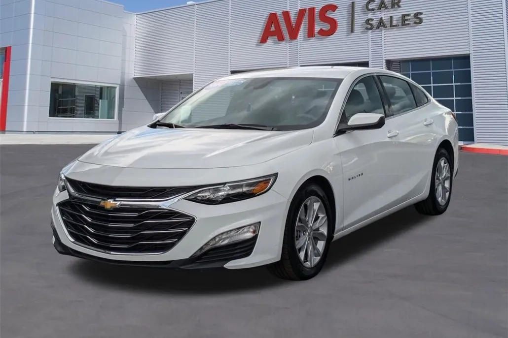 2024 Chevrolet Malibu 1LT photo 1