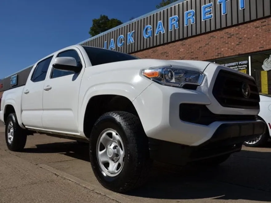 2022 Toyota Tacoma 4x4 SR V6 photo 1