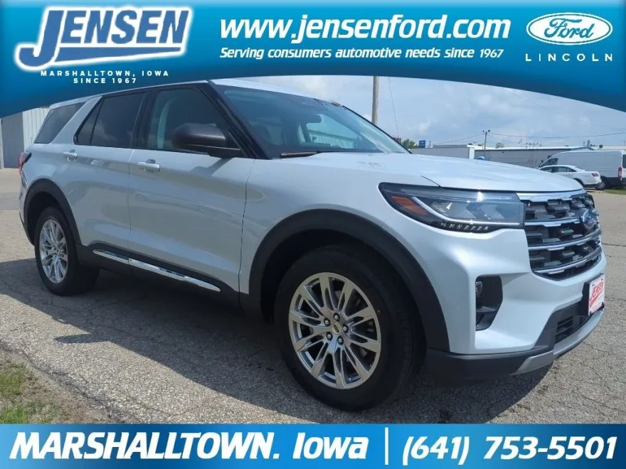 2025 Ford Explorer photo 1
