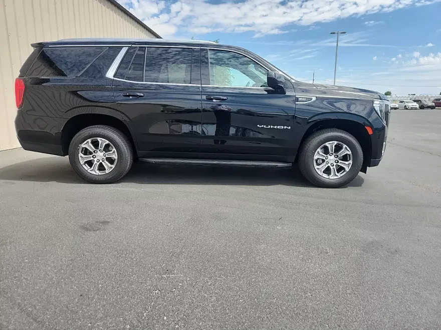2022 Gmc Yukon SLE photo 1