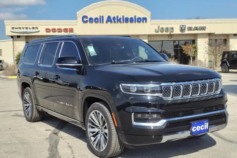 2024 Jeep Grand Wagoneer L III photo 1