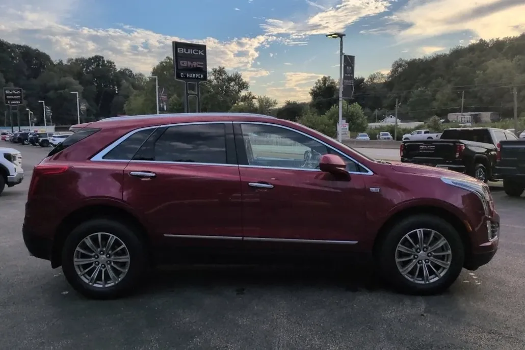 2019 Cadillac XT5 Luxury photo 1