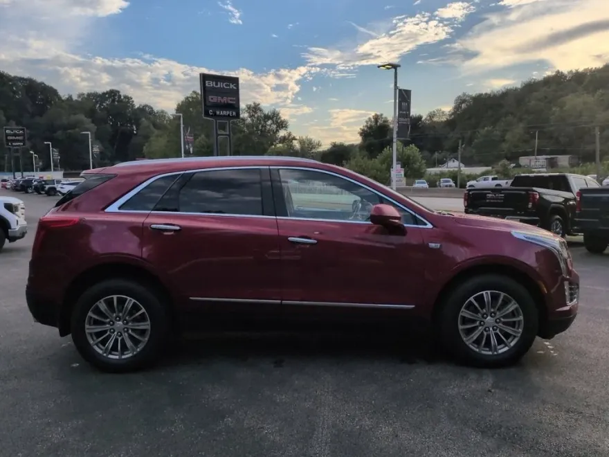 2019 Cadillac XT5 Luxury photo 1