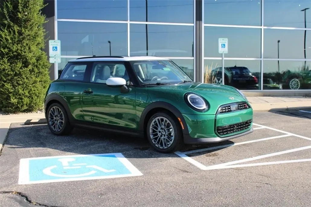 2025 Mini Cooper 2 Door Hardtop S photo 1