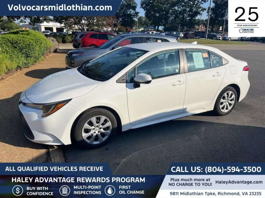 2024 Toyota Corolla LE photo 1