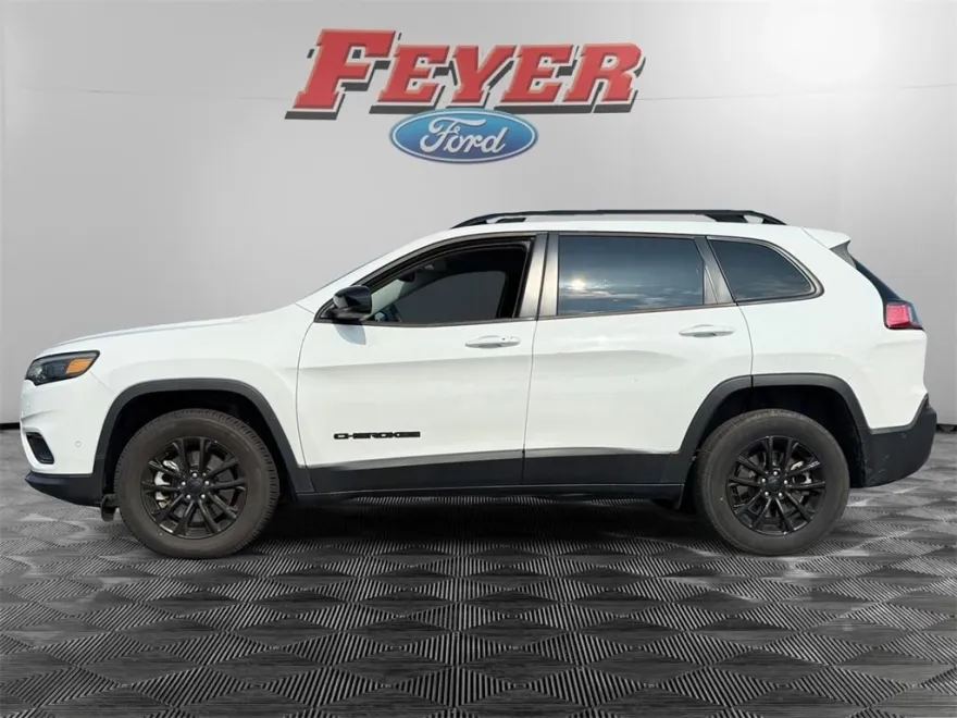 2023 Jeep Cherokee Altitude Lux photo 1