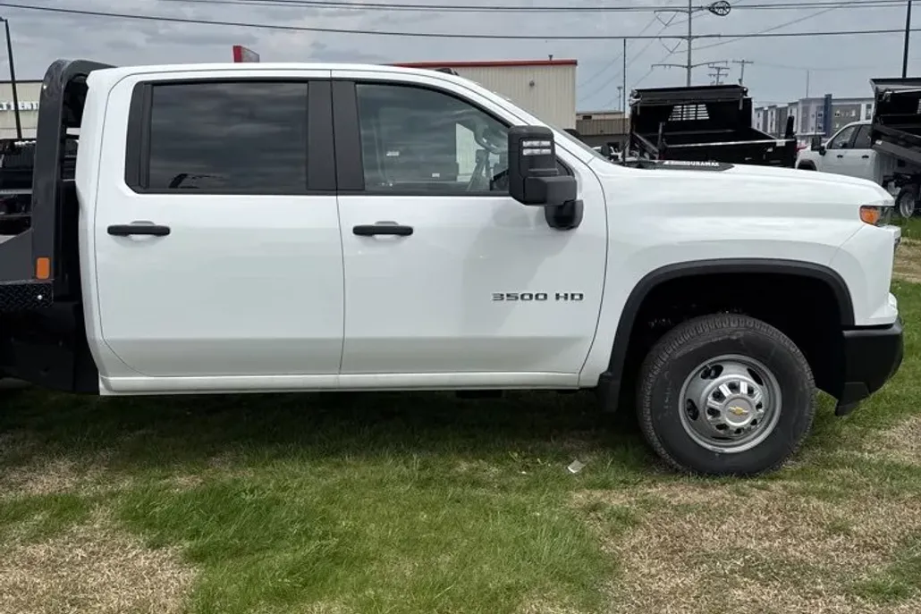 2024 Chevrolet Silverado 3500HD photo 1