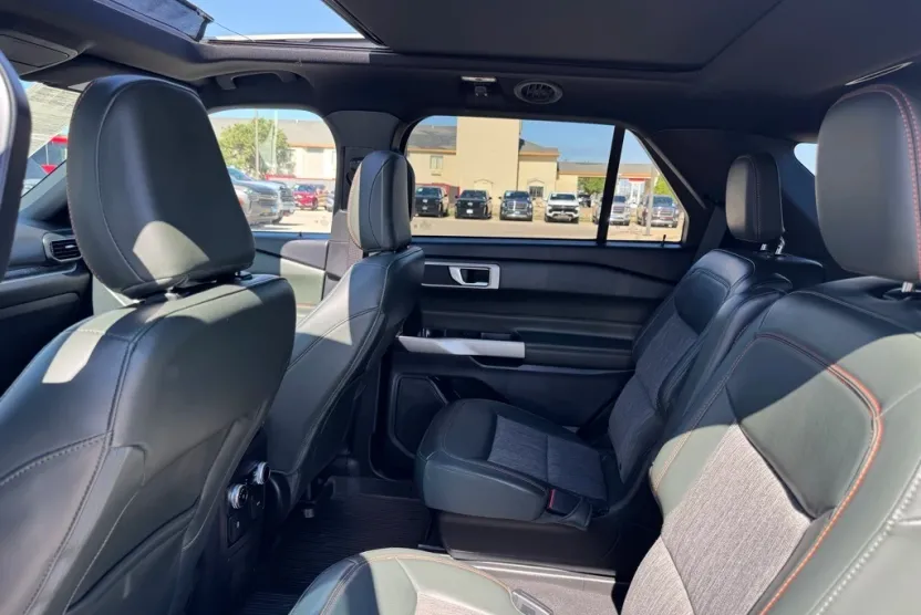 2023 Ford Explorer Timberline photo 1