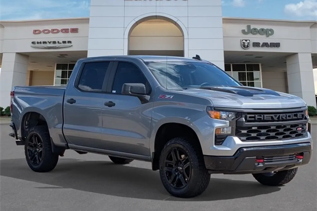 2024 Chevrolet Silverado 1500 Custom Trail Boss photo 1