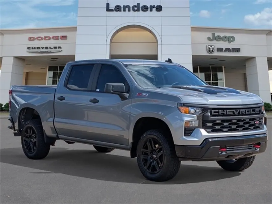 2024 Chevrolet Silverado 1500 Custom Trail Boss photo 1