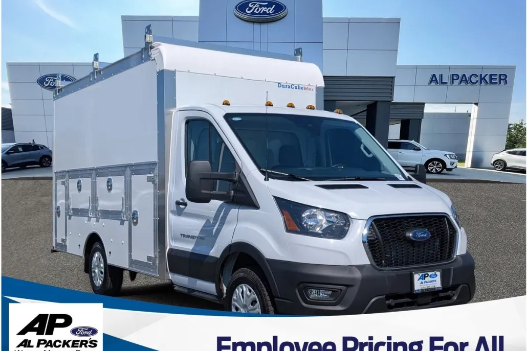 2025 Ford Transit Cutaway photo 1