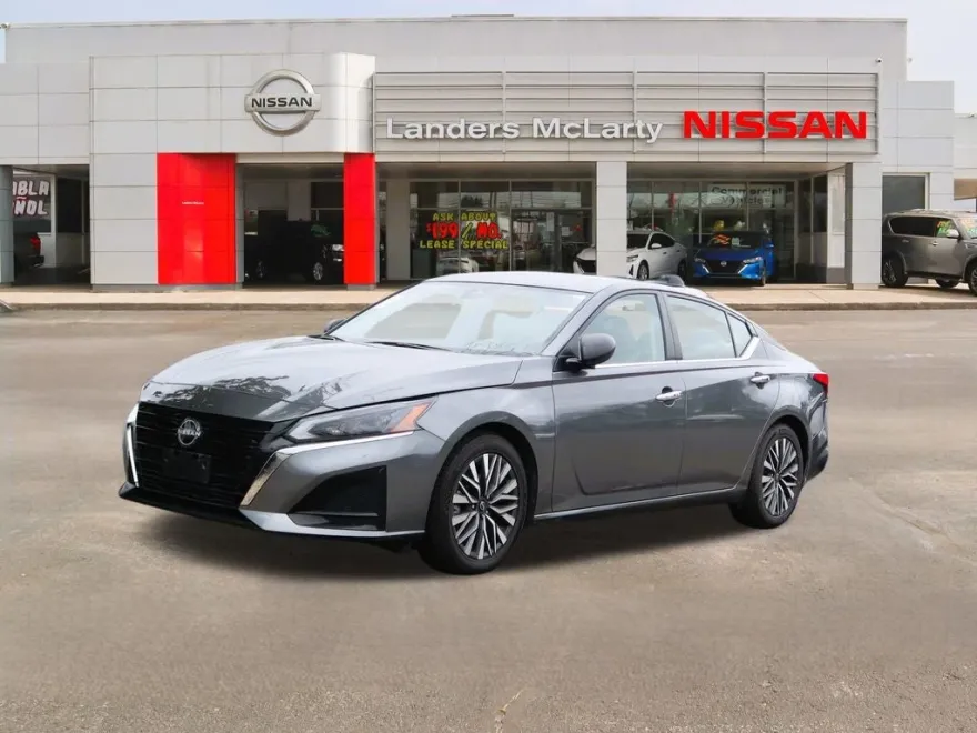 2024 Nissan Altima 2.5 SV photo 1