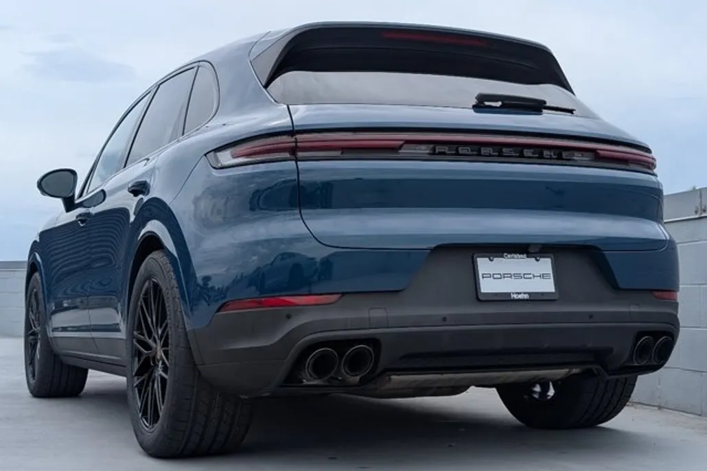 2024 Porsche Cayenne photo 1