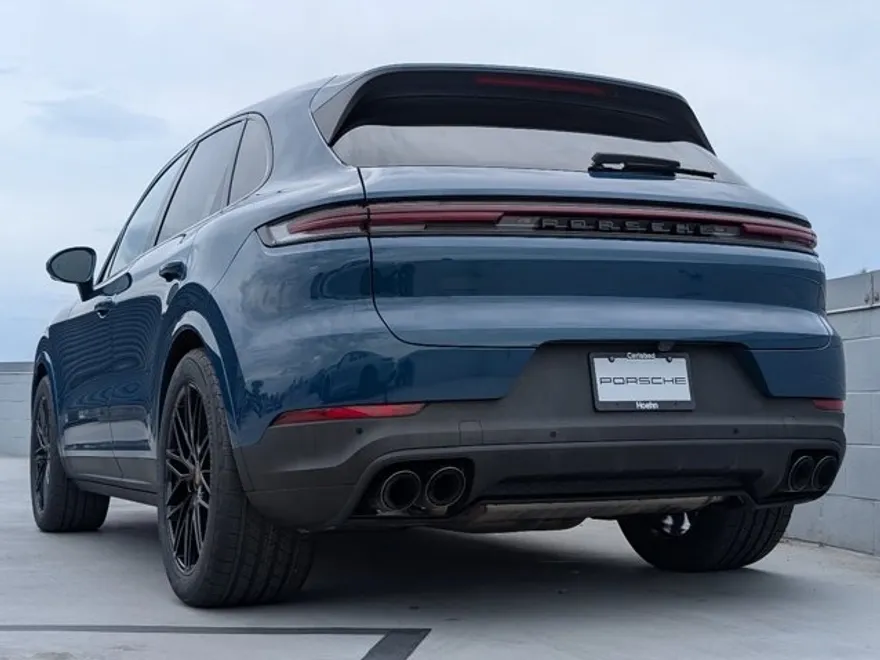 2024 Porsche Cayenne photo 1
