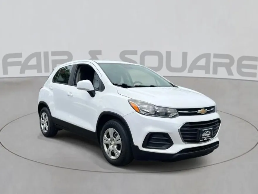2017 Chevrolet Trax LS photo 1